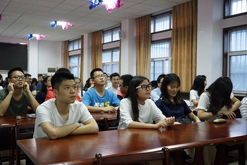 看革命电影,忆峥嵘岁月——金沙威尼斯官网研究生党支部“两学一做”活动记