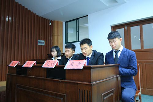 金沙威尼斯官网举办第十五届“砺剑杯”辩论赛半决赛